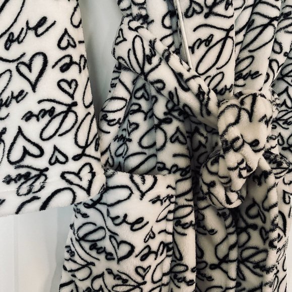 VICTORIA SECRET "Love & Hearts" Women's Short Bathrobe EUC Size M/L/G - Picture 6 of 10